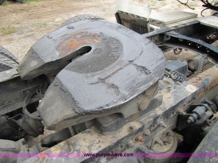 image for item 3090 2003 Freightliner Conventional FLD132 XL Classic semi truck