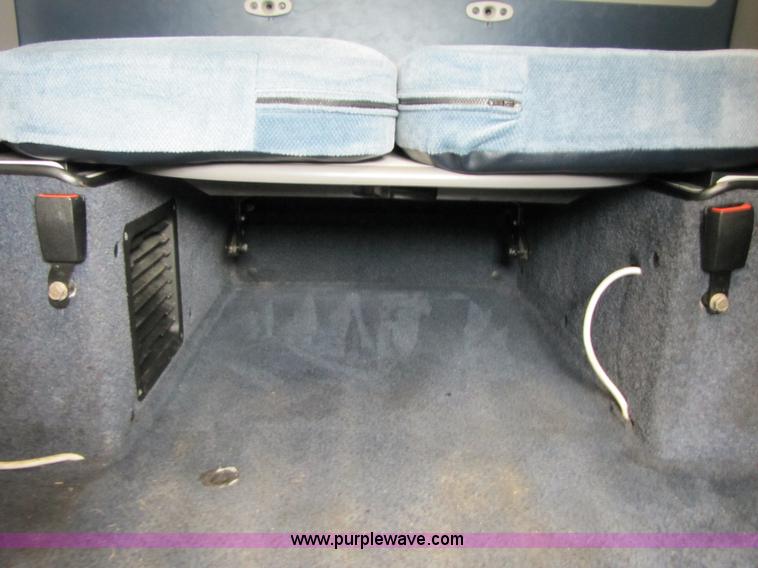 image for item 3091 2003 Volvo VNL 770 semi truck