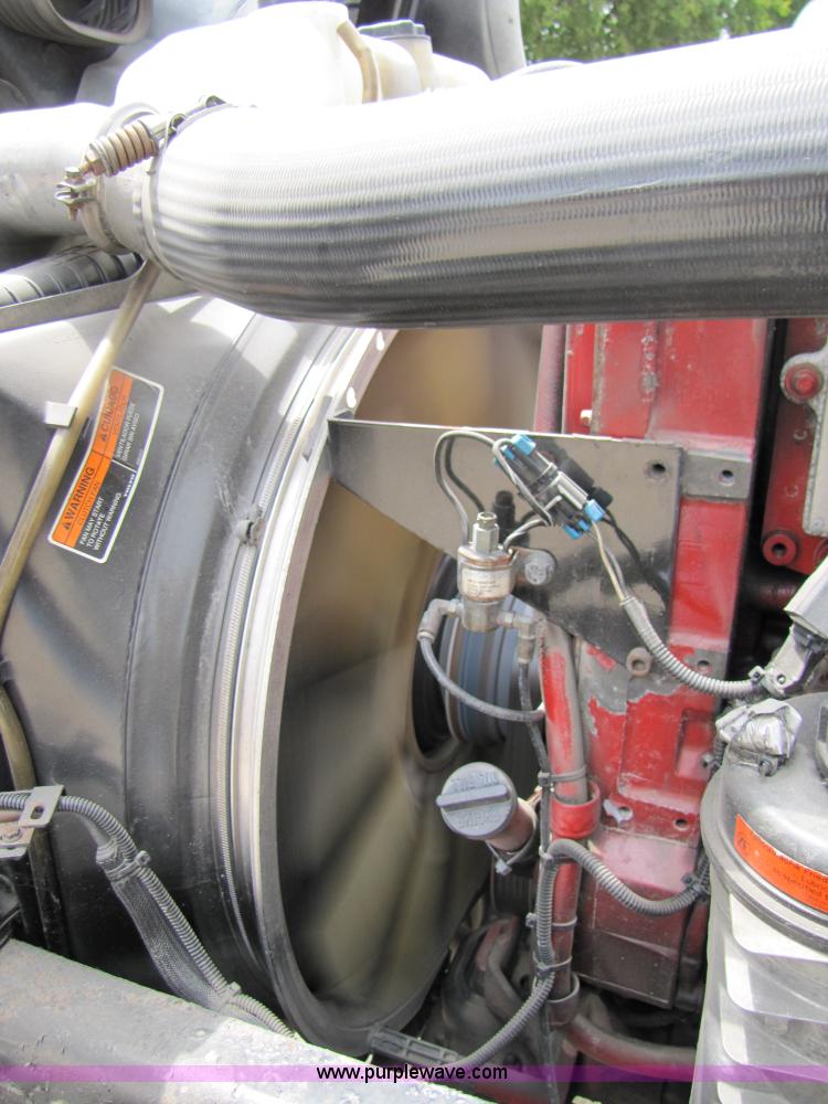 image for item 3091 2003 Volvo VNL 770 semi truck