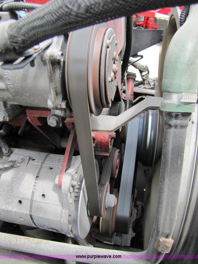 image for item 3091 2003 Volvo VNL 770 semi truck