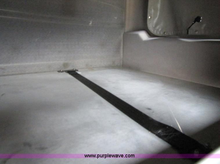 image for item 3092 2003 Volvo VNL 770 semi truck