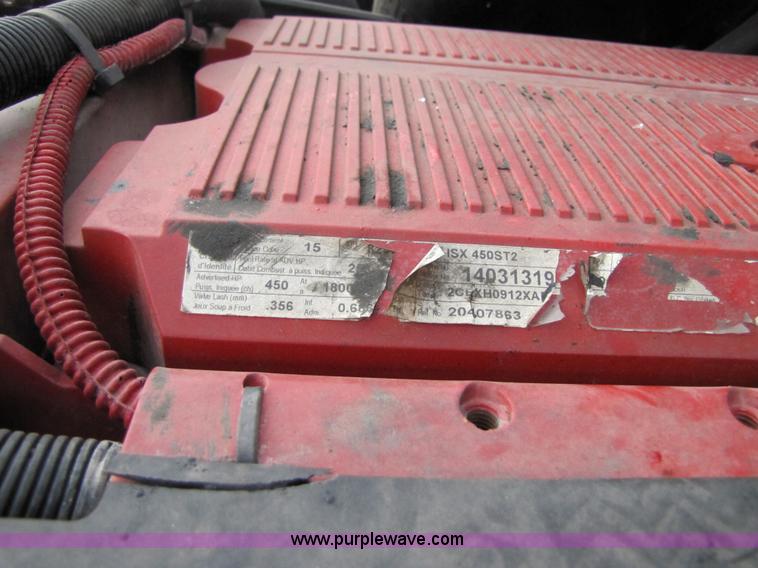 image for item 3092 2003 Volvo VNL 770 semi truck