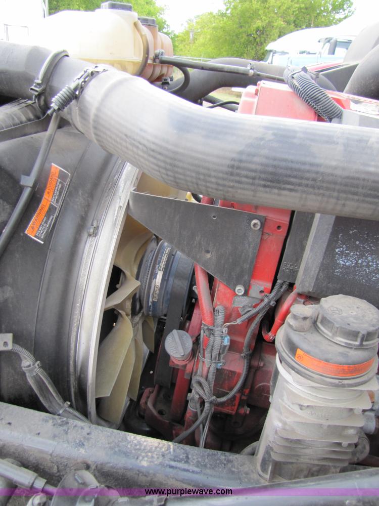 image for item 3092 2003 Volvo VNL 770 semi truck