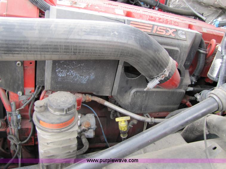 image for item 3092 2003 Volvo VNL 770 semi truck