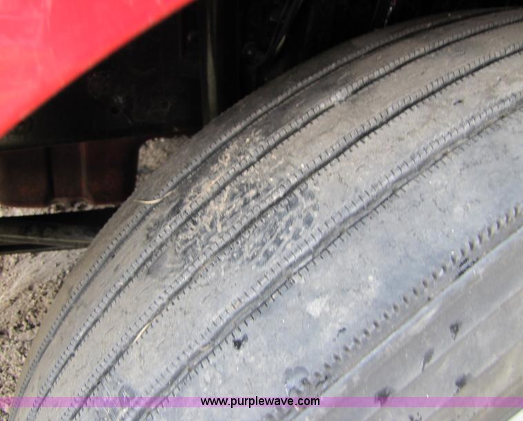 image for item 3092 2003 Volvo VNL 770 semi truck