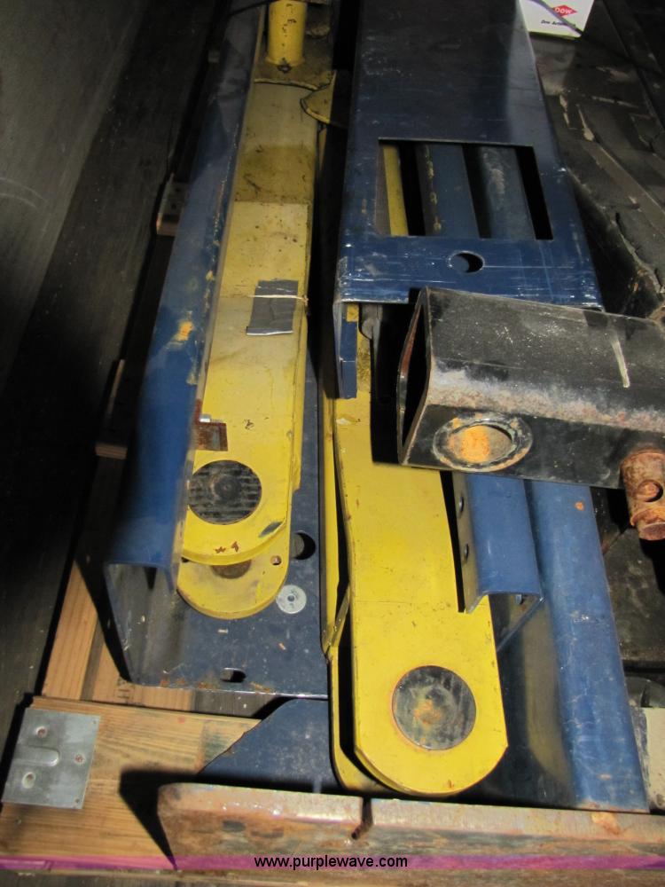 image for item 3100 Champion 39000 two post car lift