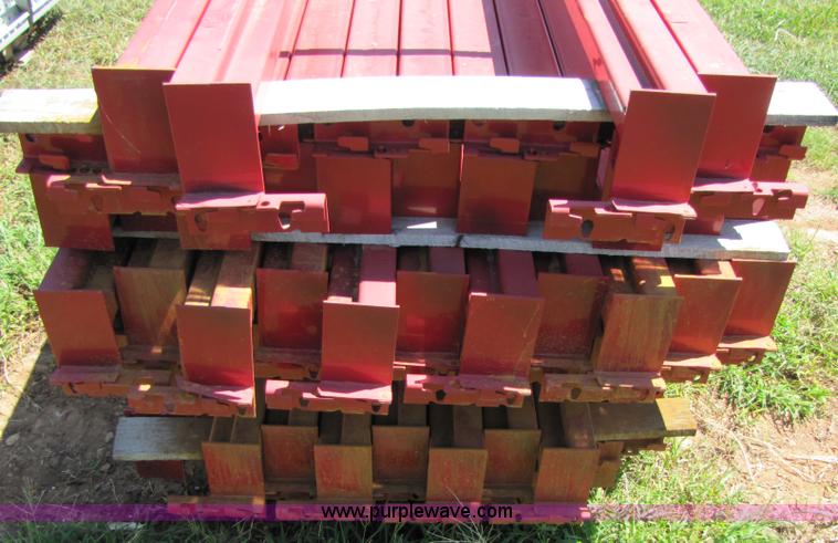 image for item 3105 (55) pallet rack cross beams