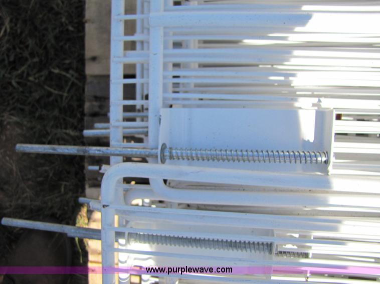 image for item 3108 *(25) 23.5" x 33" grid rack