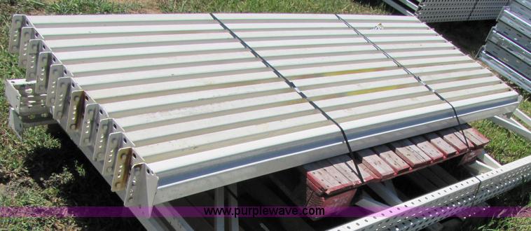 image for item 3114 (12) 93" pallet rack cross beams