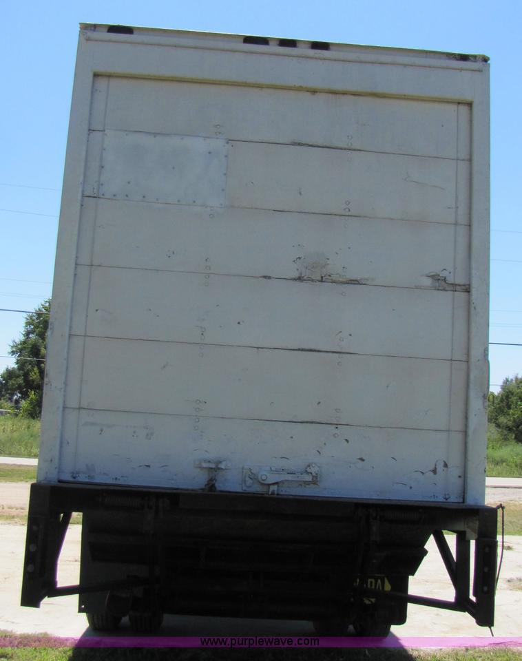 image for item 3121 1986 International Series 1754 box truck
