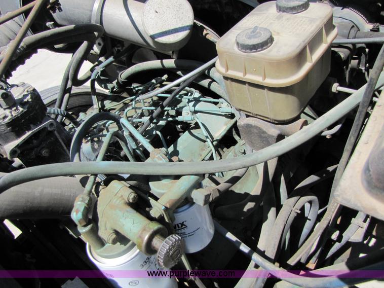 image for item 3121 1986 International Series 1754 box truck