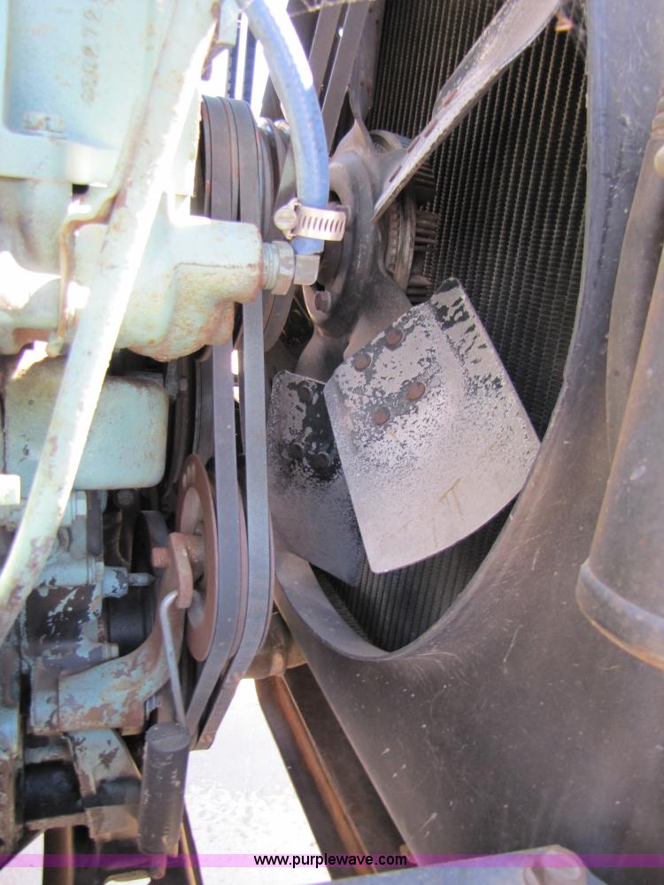 image for item 3121 1986 International Series 1754 box truck