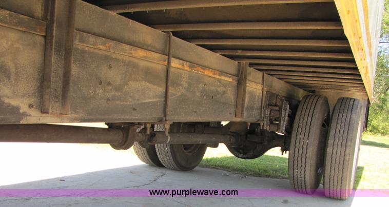 image for item 3121 1986 International Series 1754 box truck