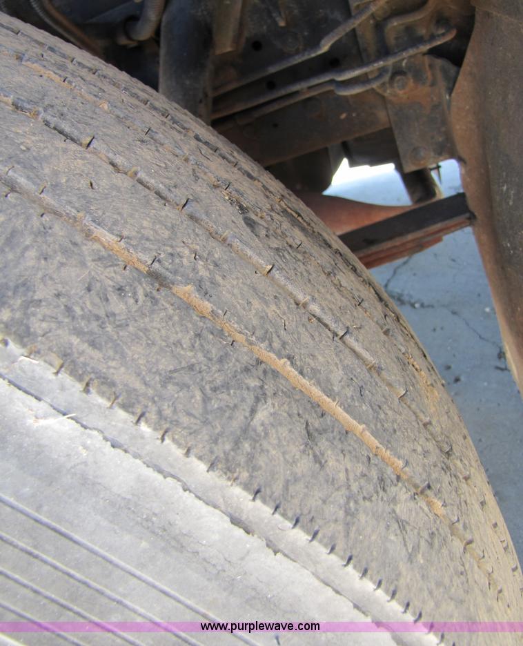 image for item 3121 1986 International Series 1754 box truck