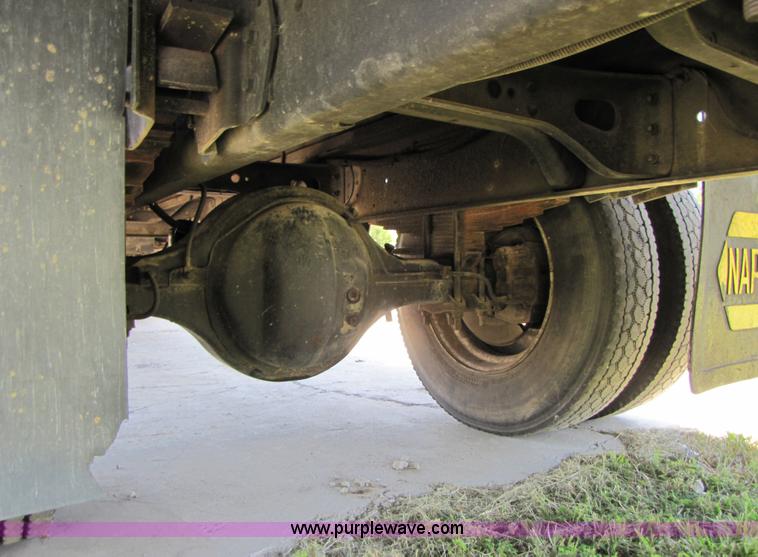 image for item 3121 1986 International Series 1754 box truck