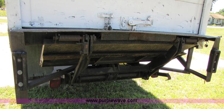 image for item 3121 1986 International Series 1754 box truck