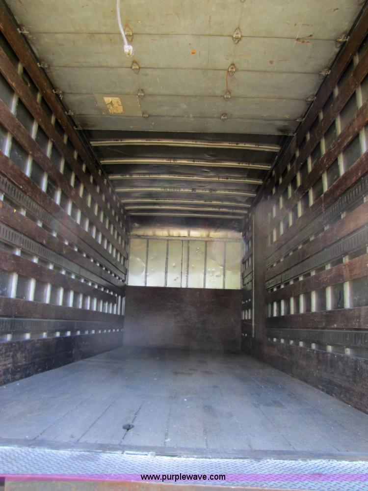 image for item 3121 1986 International Series 1754 box truck