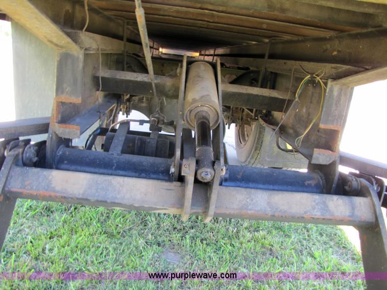 image for item 3121 1986 International Series 1754 box truck