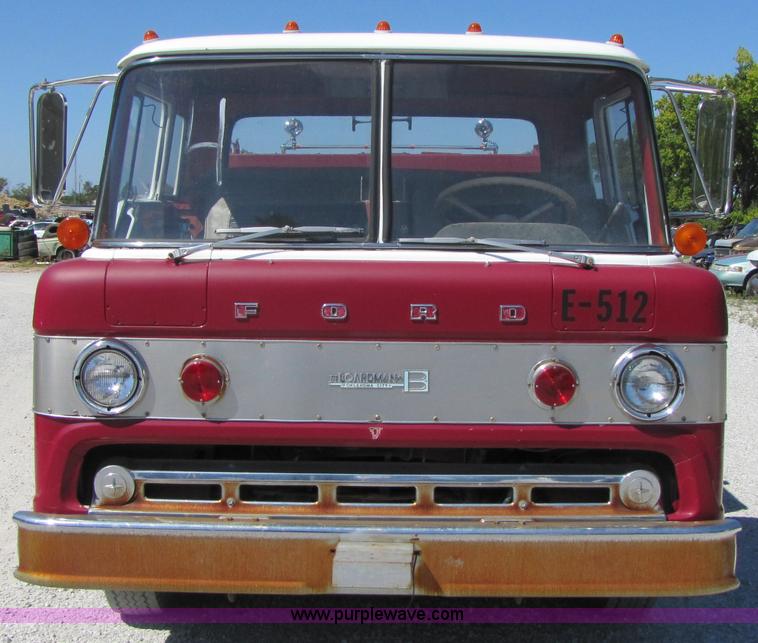 image for item 3122 1967 Ford 750 fire truck
