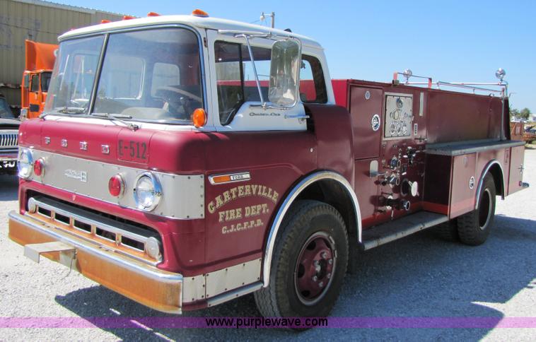 image for item 3122 1967 Ford 750 fire truck