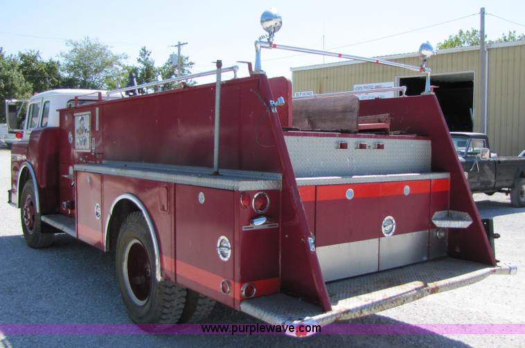 image for item 3122 1967 Ford 750 fire truck