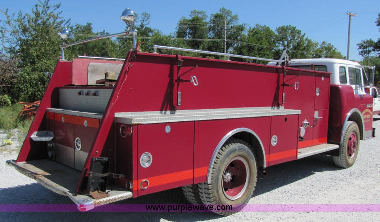 image for item 3122 1967 Ford 750 fire truck