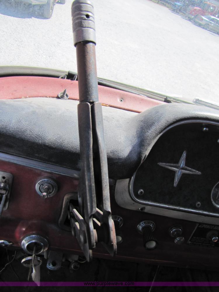 image for item 3122 1967 Ford 750 fire truck