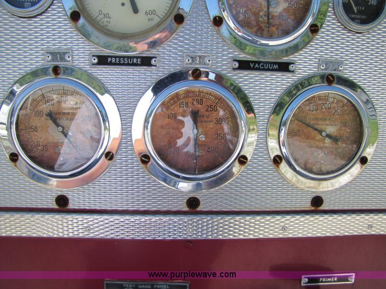 image for item 3122 1967 Ford 750 fire truck