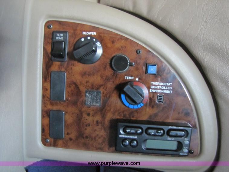 image for item 3137 2005 International 9400i SBA 6x4 semi truck