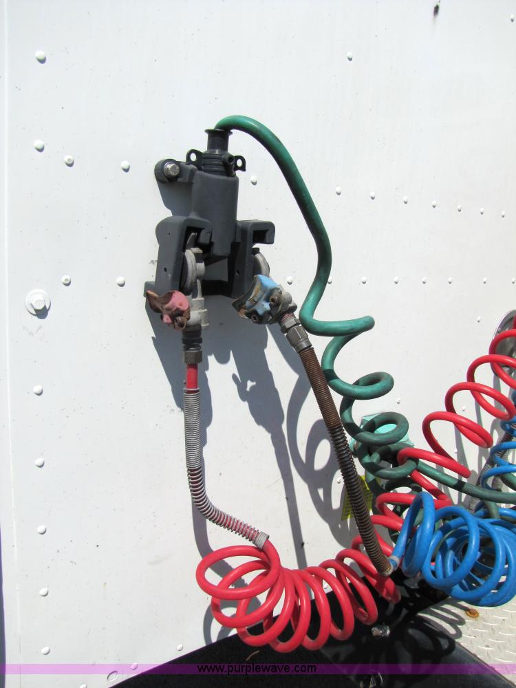 image for item 3137 2005 International 9400i SBA 6x4 semi truck