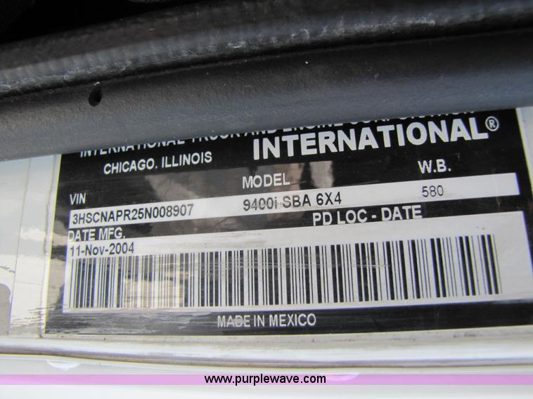 image for item 3137 2005 International 9400i SBA 6x4 semi truck