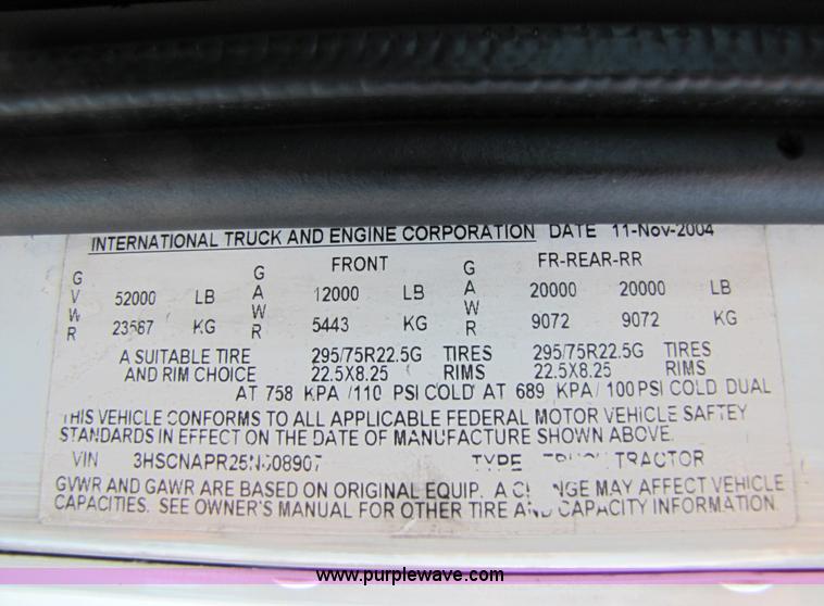 image for item 3137 2005 International 9400i SBA 6x4 semi truck