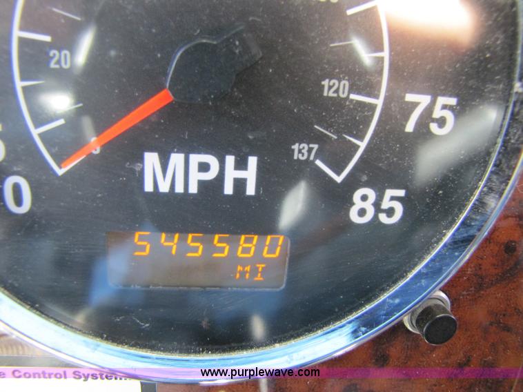 image for item 3189 2005 International 9400i SBA 6x4 semi truck