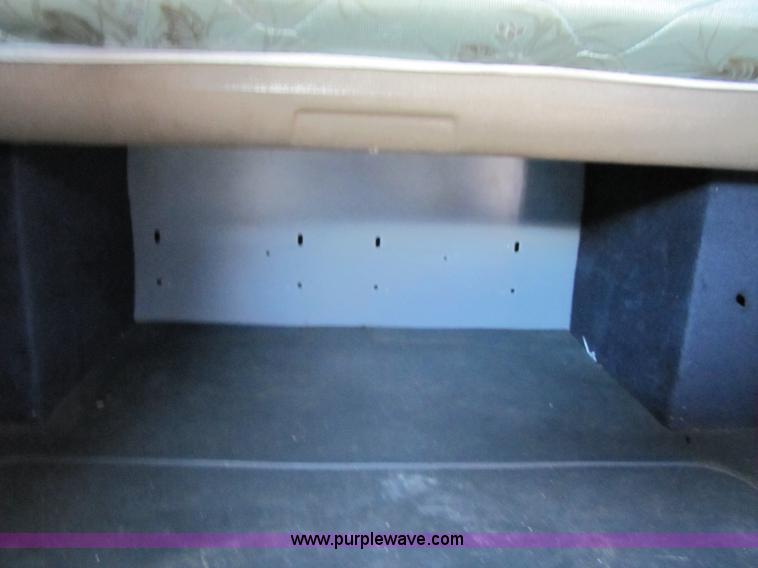 image for item 3189 2005 International 9400i SBA 6x4 semi truck