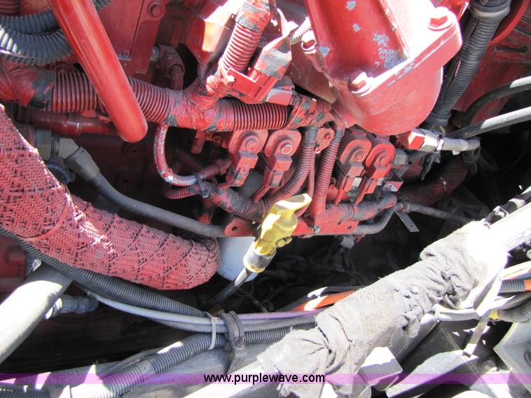 image for item 3189 2005 International 9400i SBA 6x4 semi truck