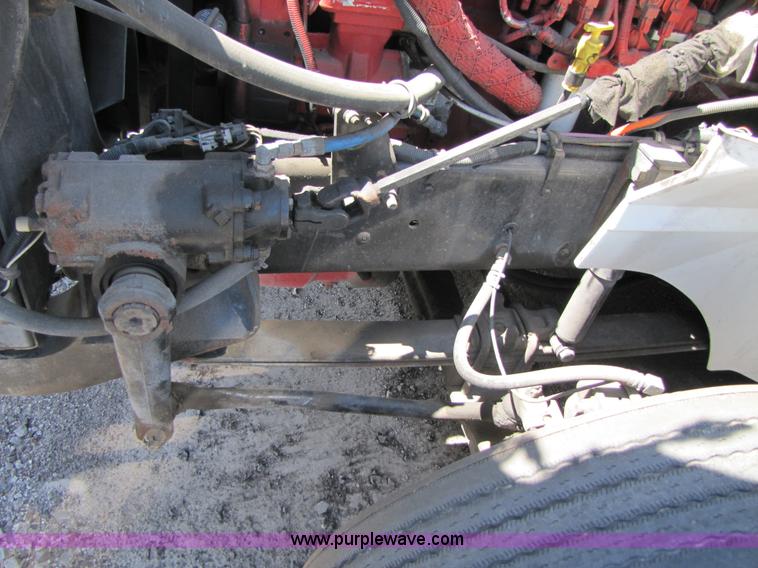 image for item 3189 2005 International 9400i SBA 6x4 semi truck