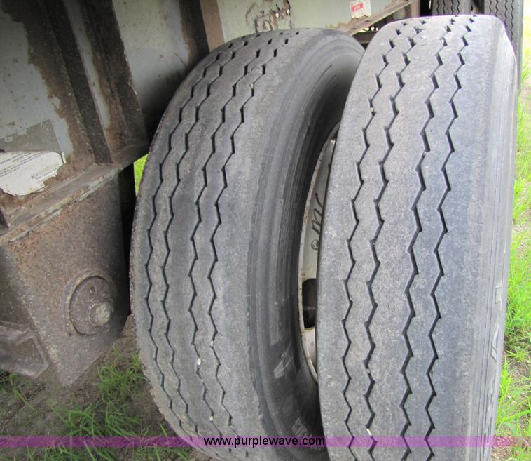 image for item 3504 1998 Wilson 48' flatbed trailer