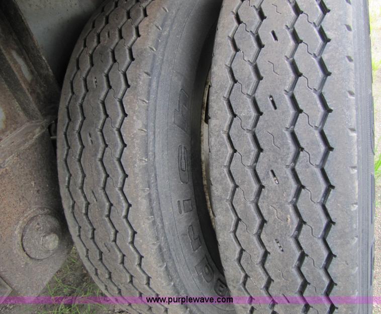 image for item 3504 1998 Wilson 48' flatbed trailer