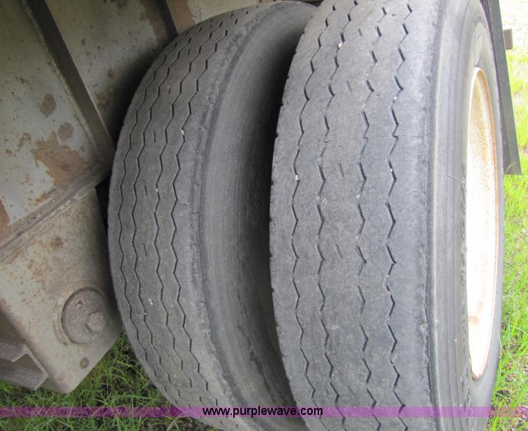 image for item 3505 1997 Wilson 48' flatbed trailer