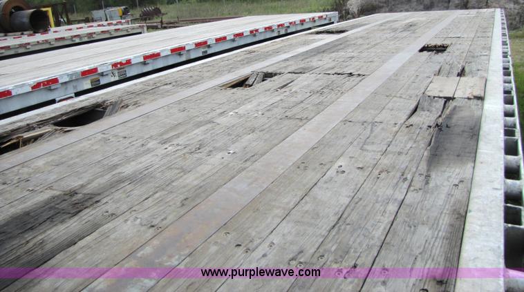 image for item 3505 1997 Wilson 48' flatbed trailer