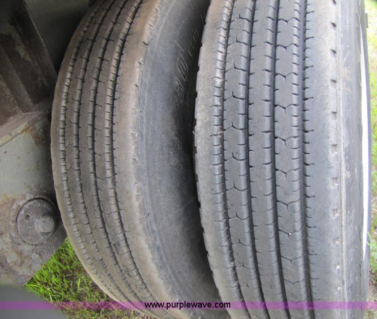 image for item 3507 1998 Wilson 48' flatbed trailer