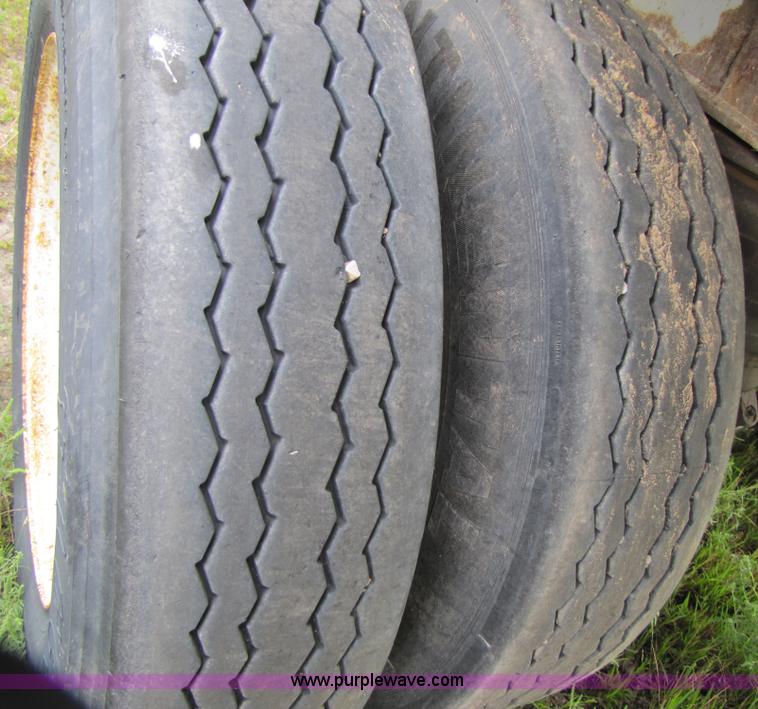 image for item 3507 1998 Wilson 48' flatbed trailer