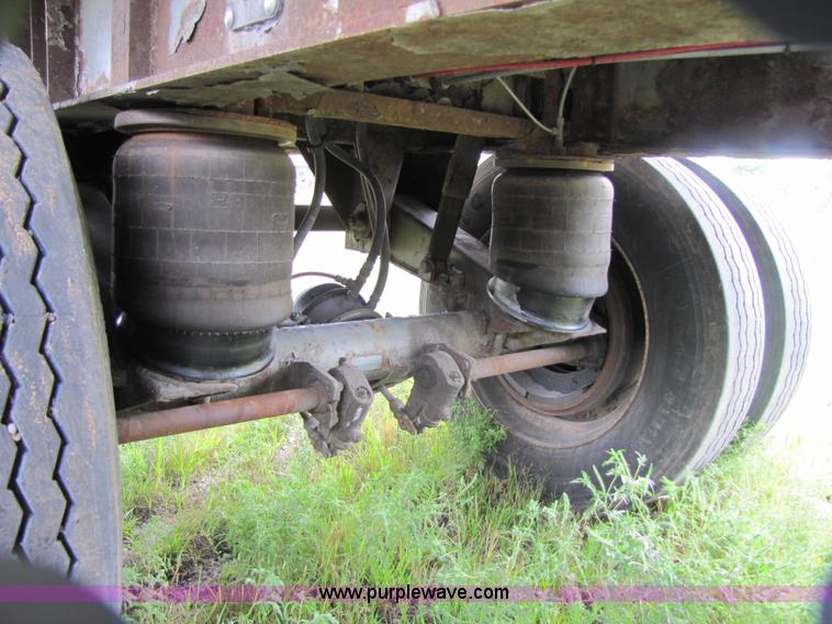 image for item 3507 1998 Wilson 48' flatbed trailer