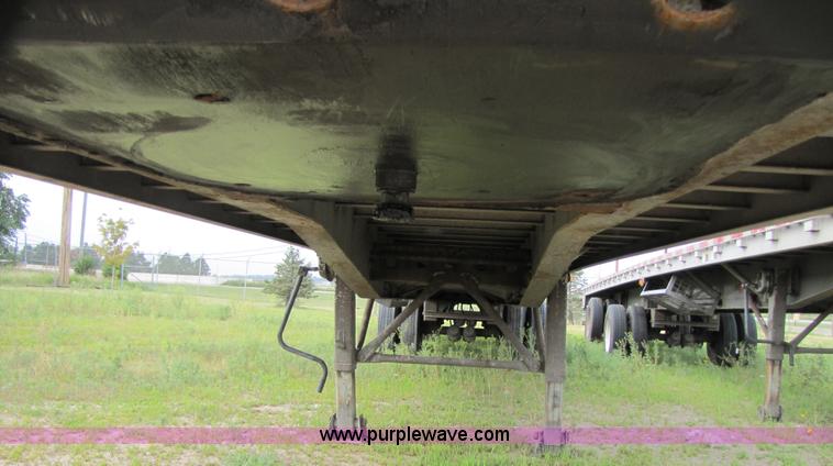image for item 3507 1998 Wilson 48' flatbed trailer