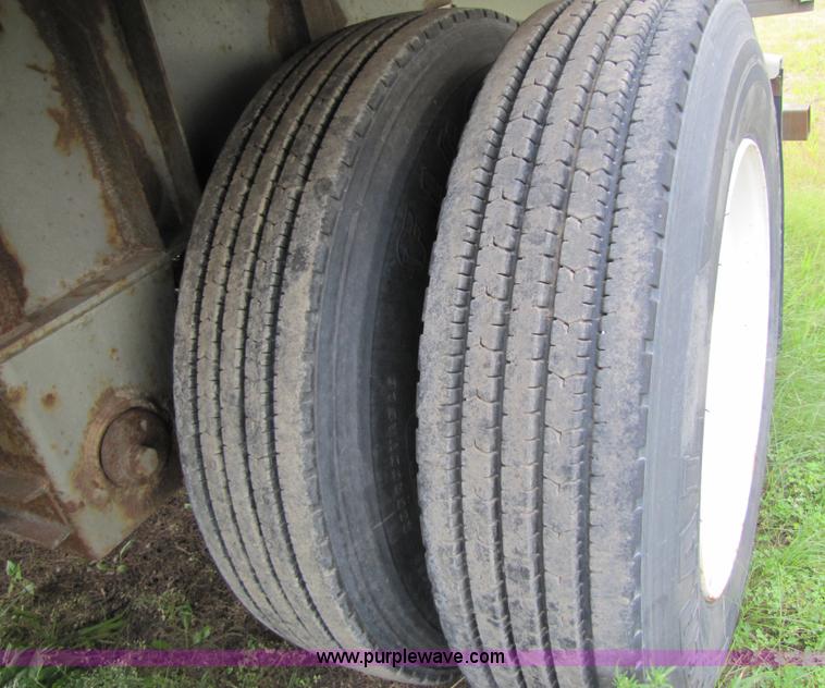 image for item 3508 1998 Wilson 48' flatbed trailer