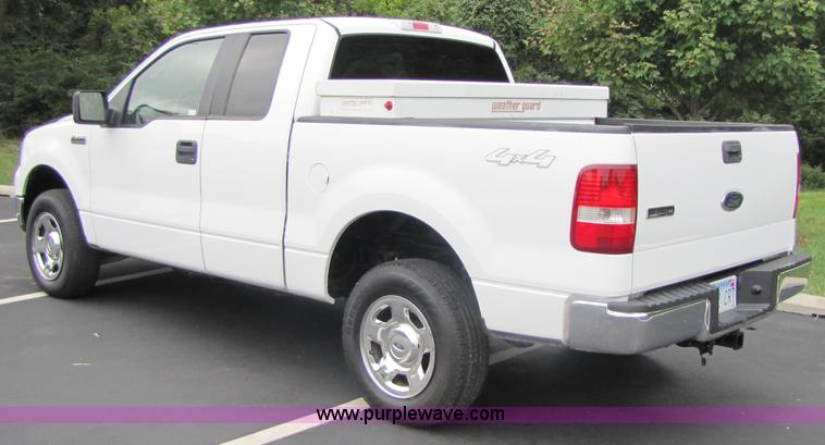 image for item 3511 2005 Ford F150 extended cab pickup truck