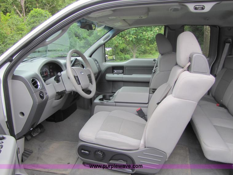 image for item 3511 2005 Ford F150 extended cab pickup truck