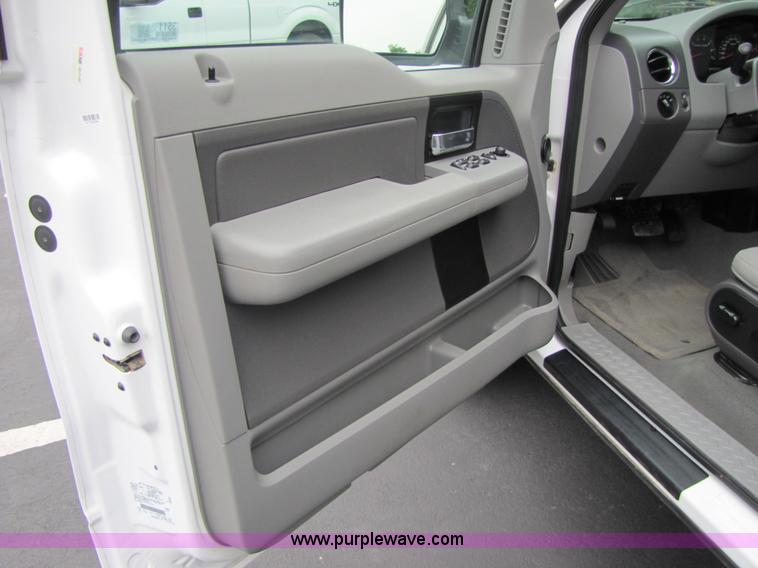 image for item 3511 2005 Ford F150 extended cab pickup truck