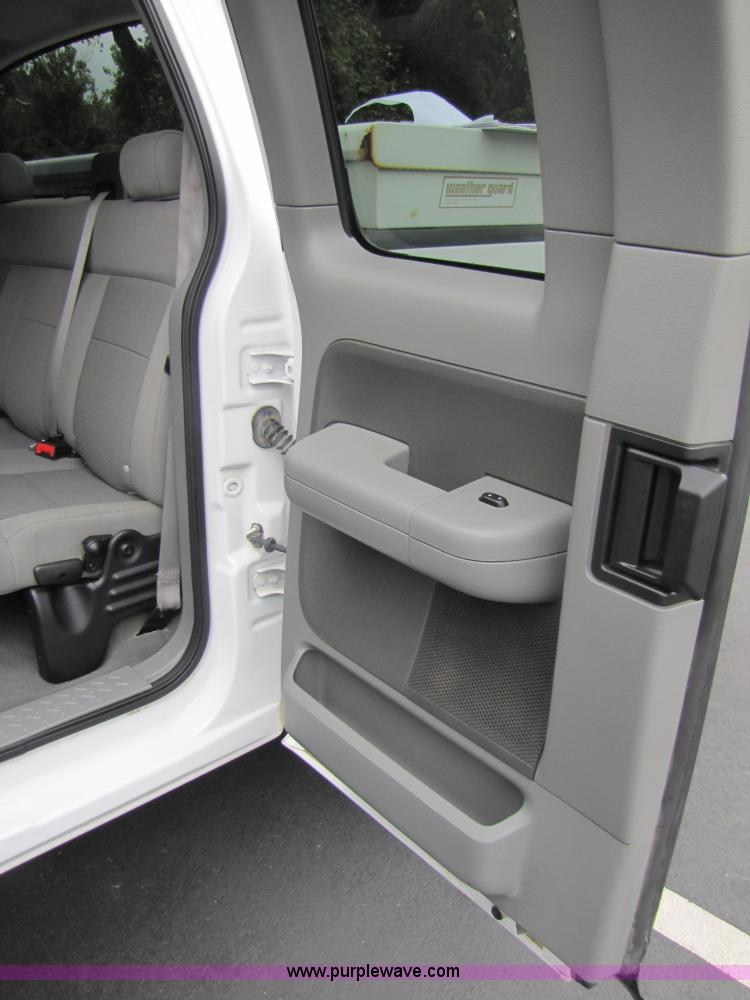 image for item 3511 2005 Ford F150 extended cab pickup truck