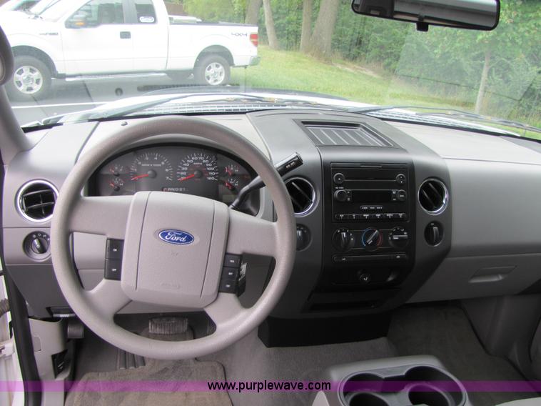 image for item 3511 2005 Ford F150 extended cab pickup truck